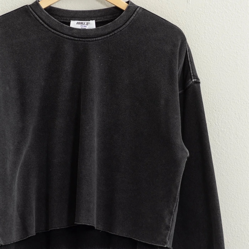 NWOT SIZE L Double Zero Charcoal Cropped Sweatshirt - Picture 2 of 10